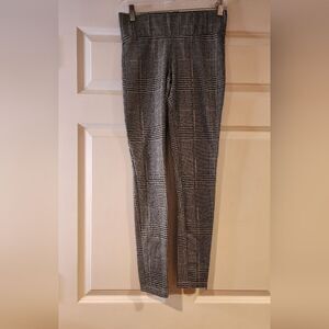 Memoi stretchy black and white checkered wide band leggings S/M